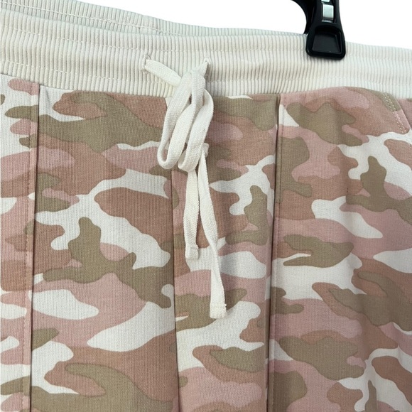 Banana Republic Pink Camo Joggers L - Picture 4 of 5